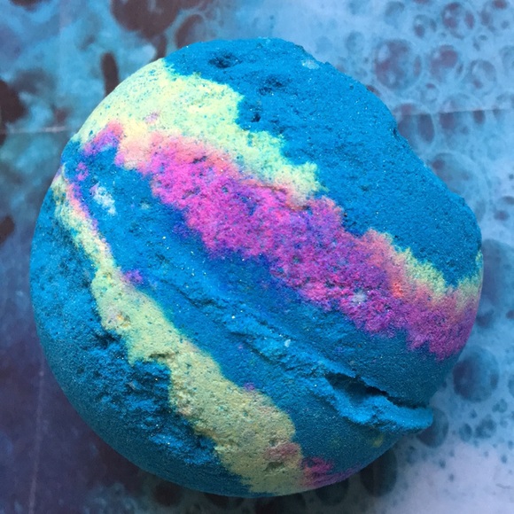 Lush Other - Lush Intergalactic Bath Bomb Swirly Blue Universe